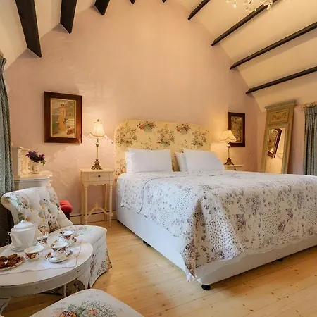 B&B Weir Haven Boutique